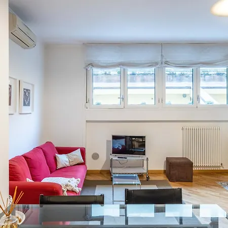 Sant'isaia, By Short Holidays